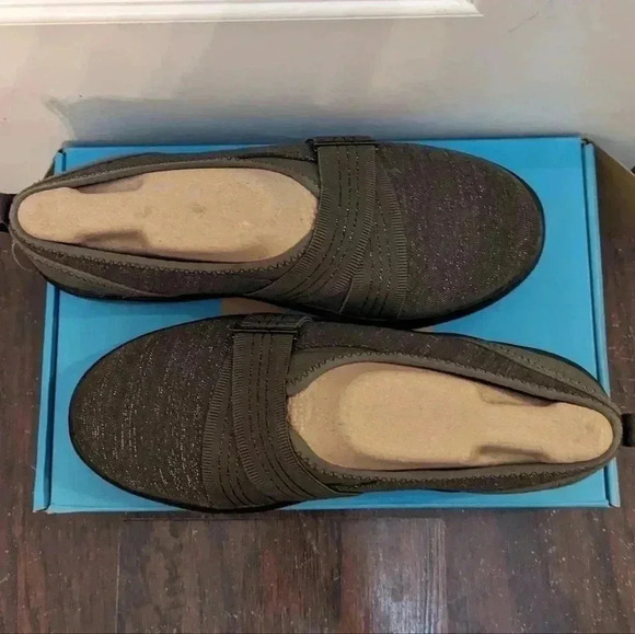 BZEES WOMENS NICHE SLIP ON SNEAKER - Picture 6 of 11